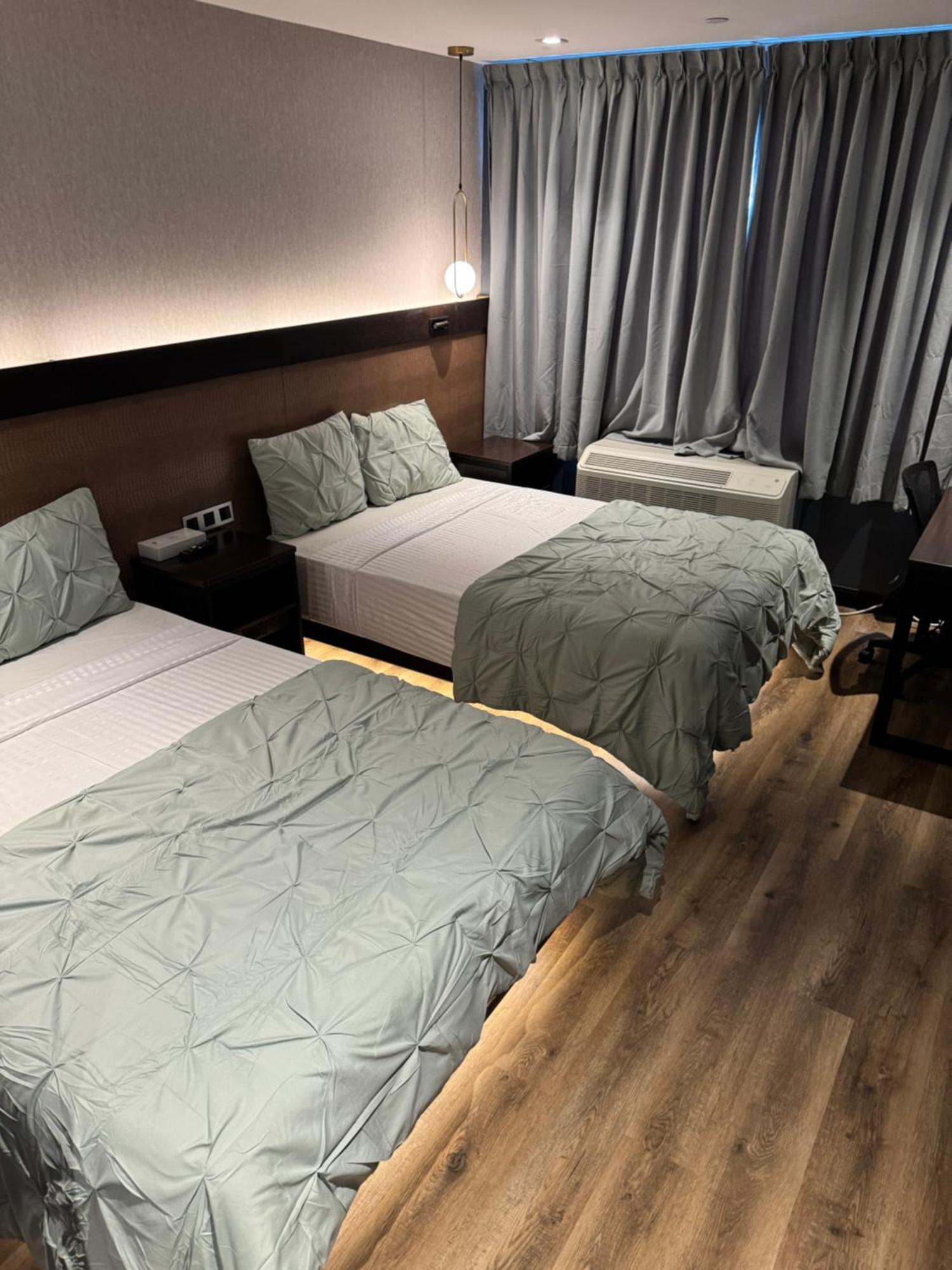 Hotel Mirage Brooklyn New York Bagian luar foto